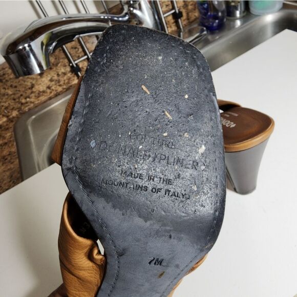 Donald J Pliner - Picture 13 of 13